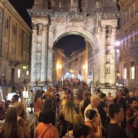 Apartamento Arenacentar Pula