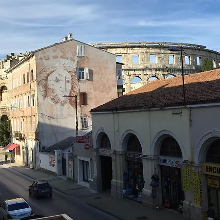 Arenacentar Пула